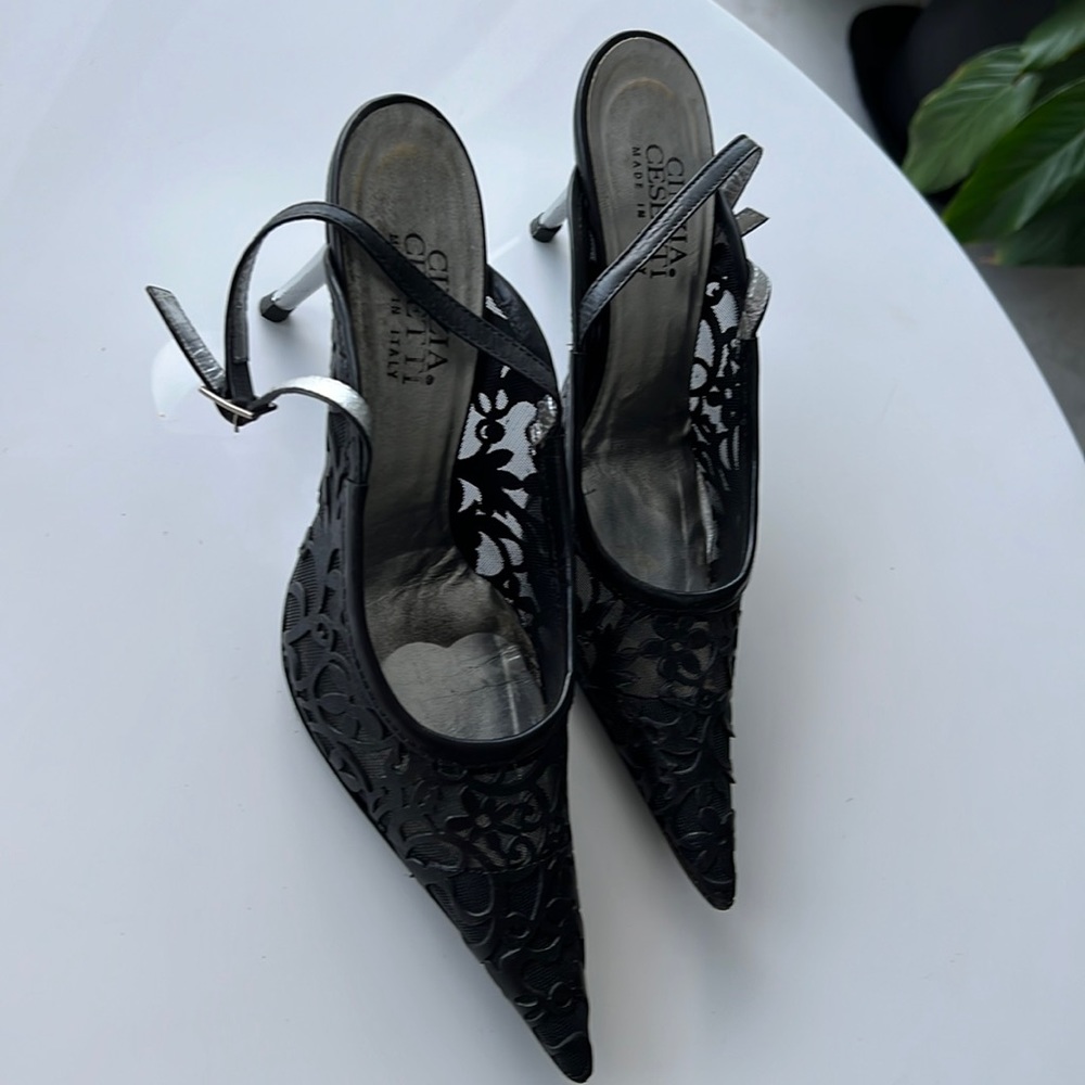 Cinzia Cesetti made in Italy leather pointed toes lace detail 2.5 heels